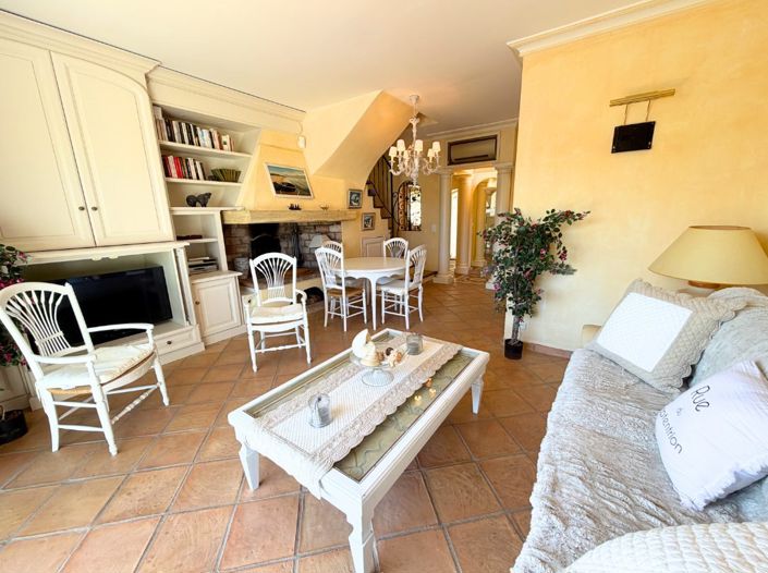Image No.8-5 Bed Property for sale