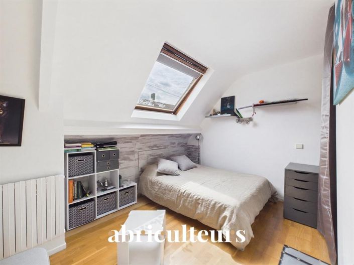 Image No.10-5 Bed House for sale