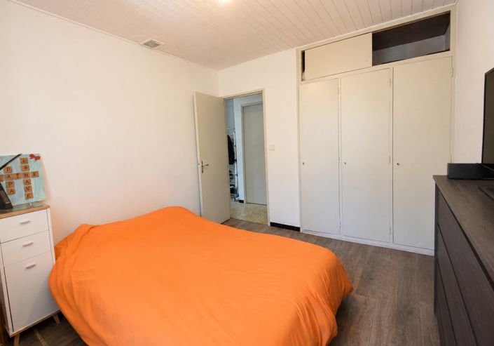 Image No.5-1 Bed House for sale
