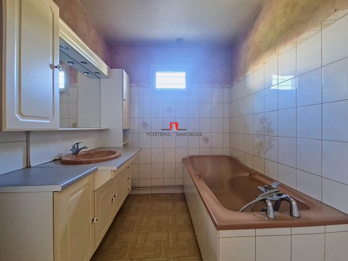 Image No.10-2 Bed House for sale