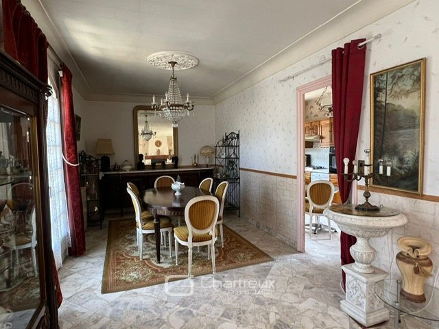 Image No.3-5 Bed House for sale