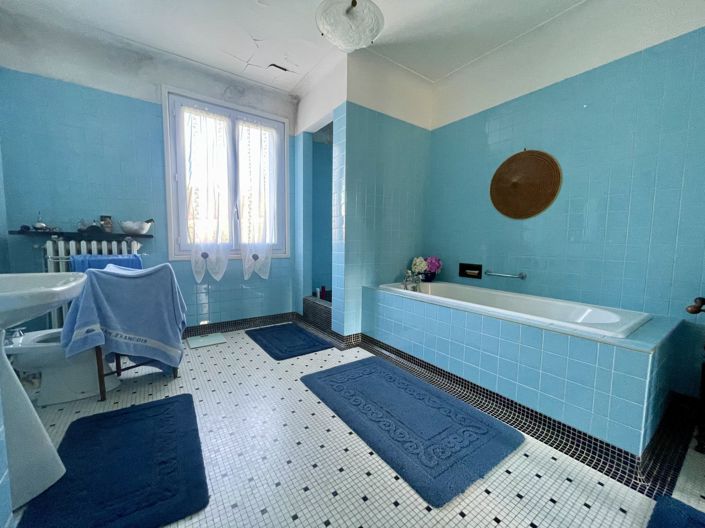 Image No.13-6 Bed House for sale