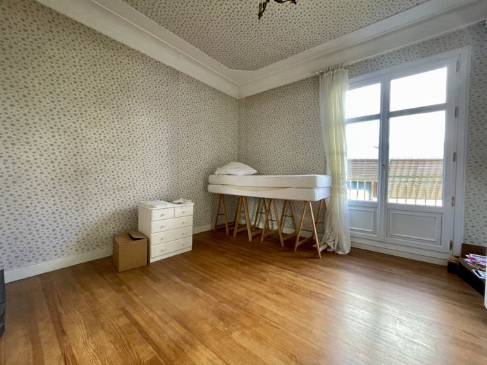 Image No.14-6 Bed House for sale