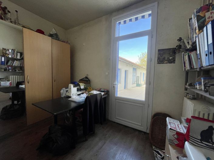 Image No.15-6 Bed House for sale