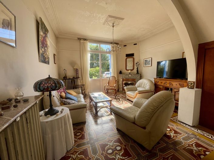 Image No.21-6 Bed House for sale
