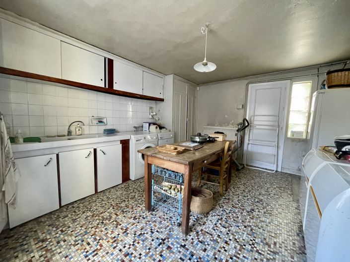 Image No.7-6 Bed House for sale