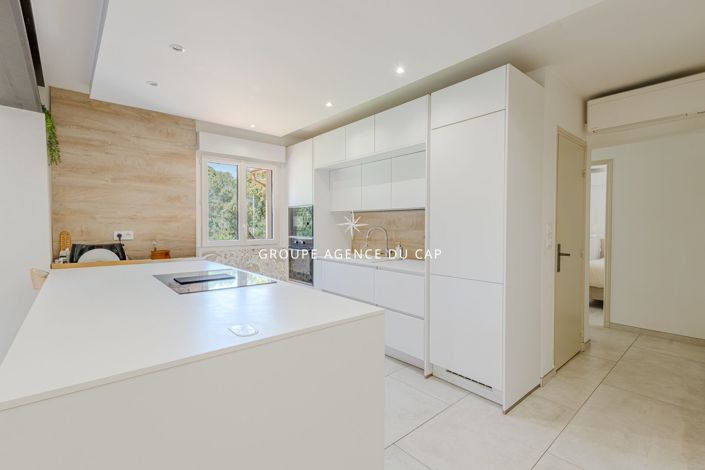 Image No.10-4 Bed House for sale
