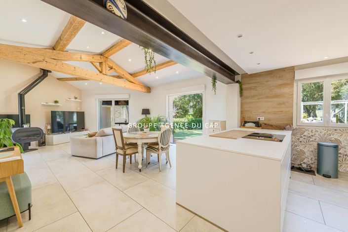 Image No.11-4 Bed House for sale