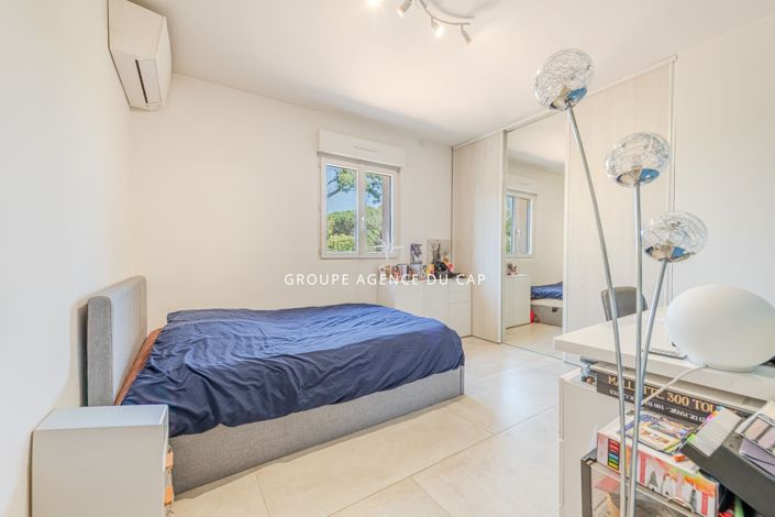 Image No.13-4 Bed House for sale