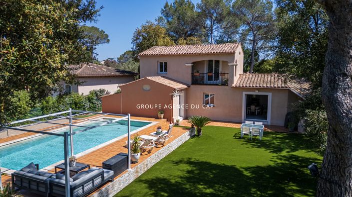 Image No.2-4 Bed House for sale