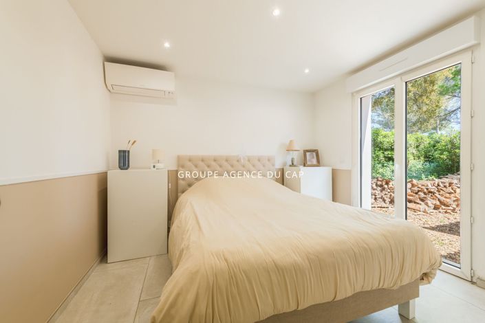 Image No.5-4 Bed House for sale