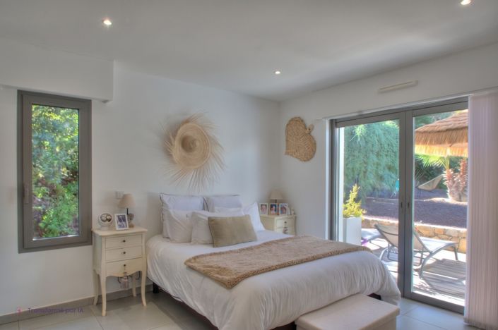 Image No.10-3 Bed House for sale