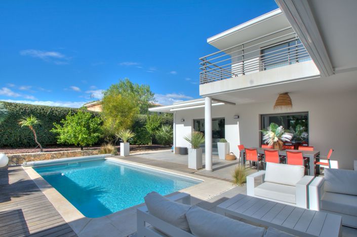 Image No.14-3 Bed House for sale