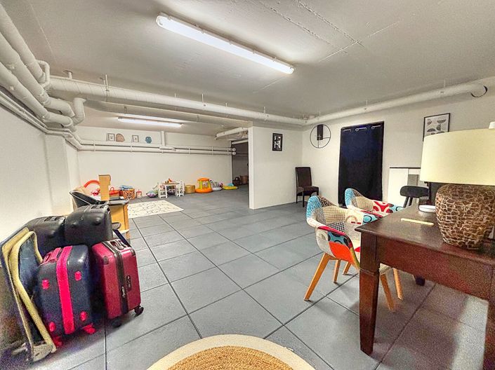 Image No.19-3 Bed House for sale