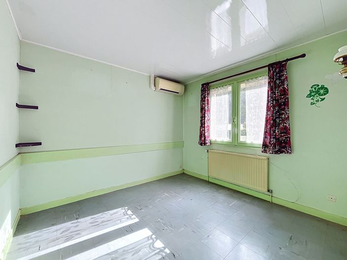 Image No.10-4 Bed House for sale