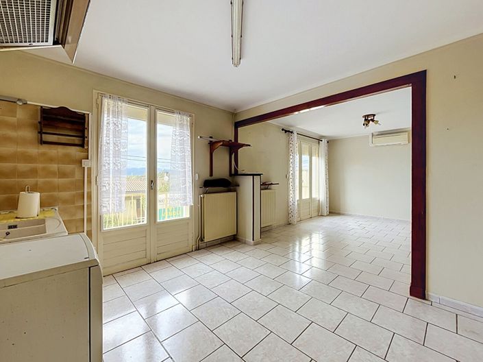 Image No.8-4 Bed House for sale