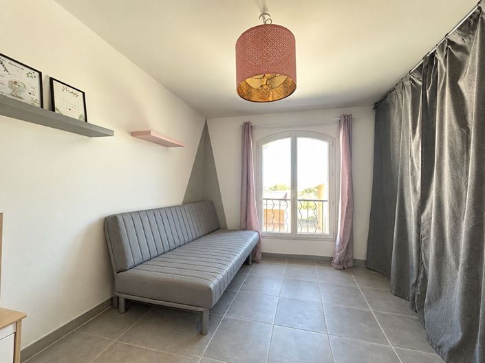 Image No.10-3 Bed House for sale