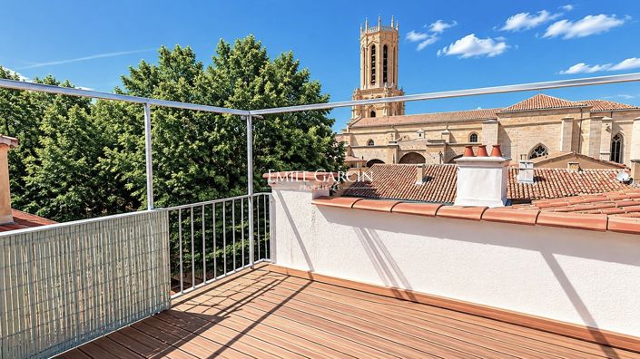 Image No.3-10 Bed Property for sale