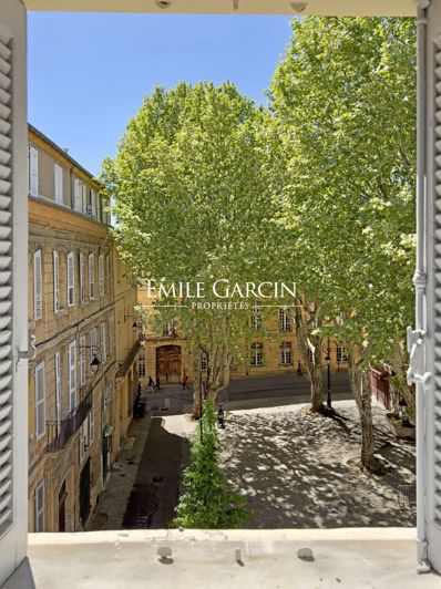 Image No.4-10 Bed Property for sale