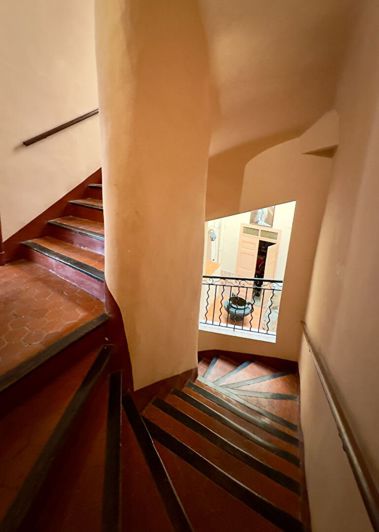 Image No.6-10 Bed Property for sale