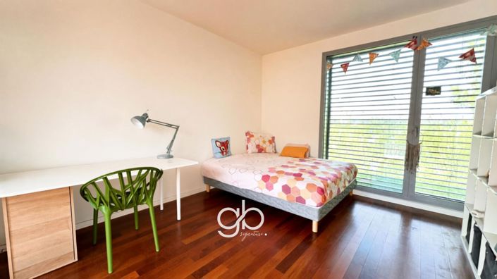 Image No.19-5 Bed House for sale