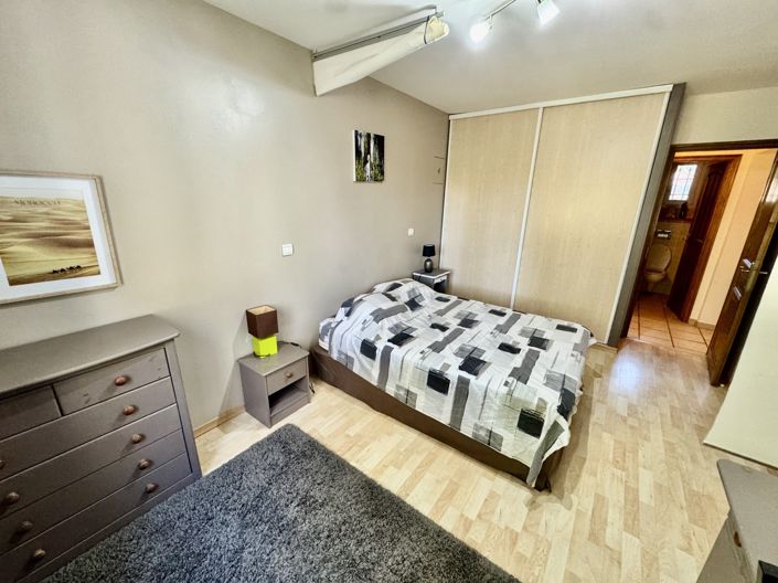 Image No.24-4 Bed House for sale