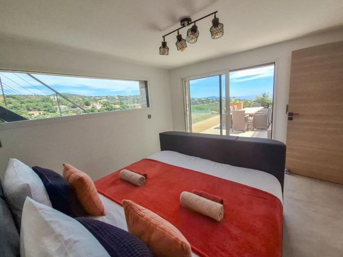 Image No.20-4 Bed House for sale