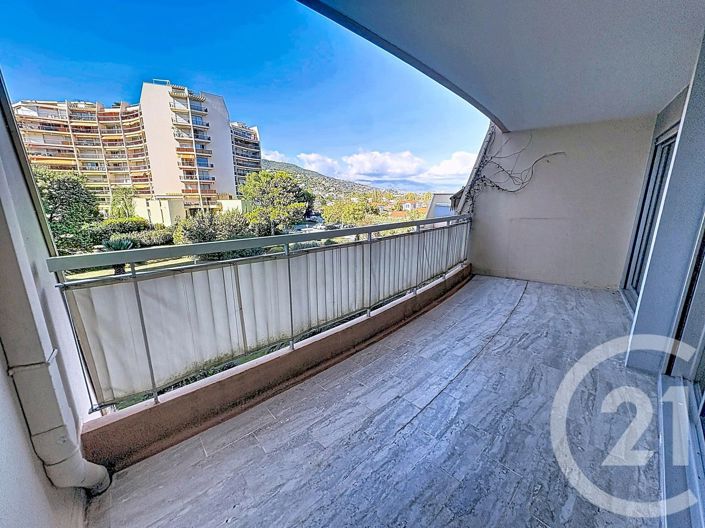 Image No.10-1 Bed Apartment for sale