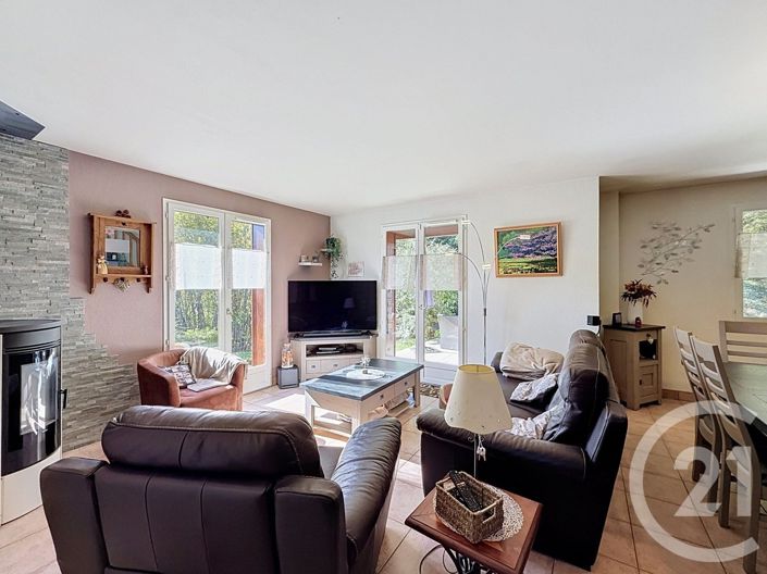 Image No.2-4 Bed House for sale