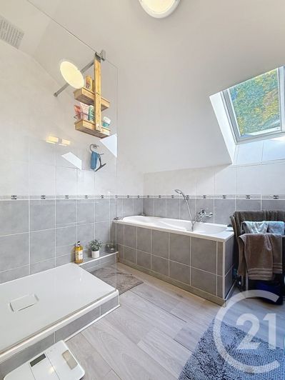 Image No.9-4 Bed House for sale