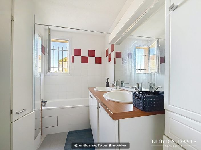 Image No.8-3 Bed Apartment for sale
