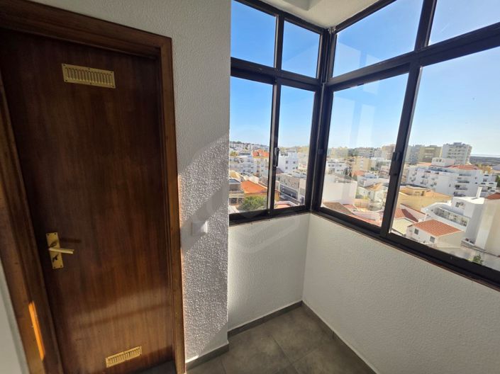 Image No.17-4 Bed Apartment for sale