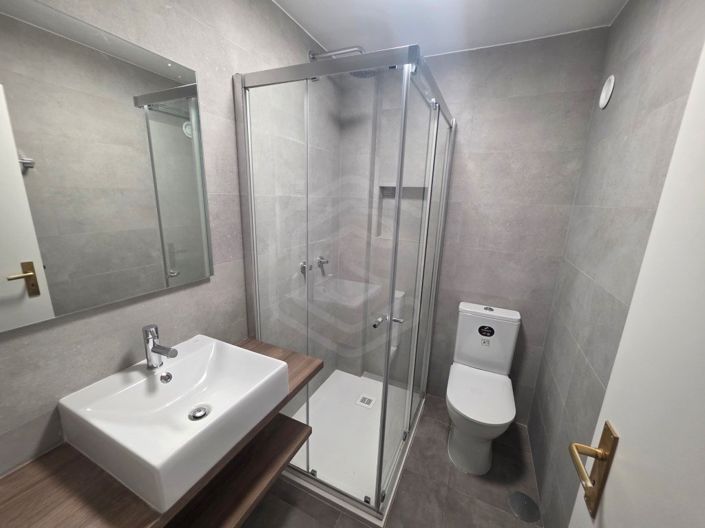 Image No.18-4 Bed Apartment for sale
