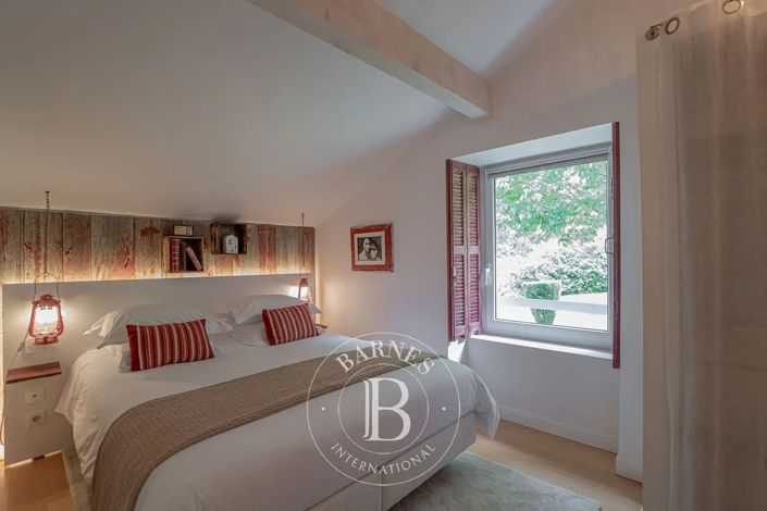 Image No.16-14 Bed House for sale