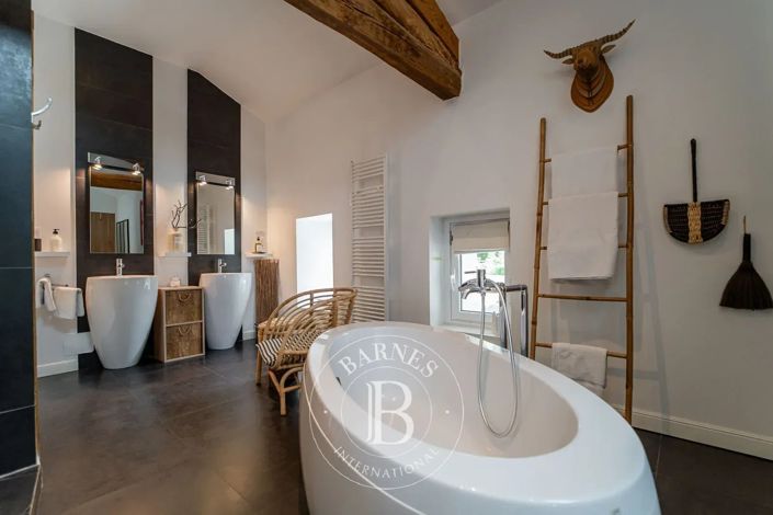 Image No.21-14 Bed House for sale