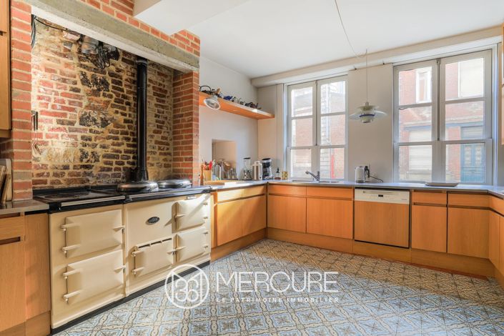 Image No.4-7 Bed Property for sale