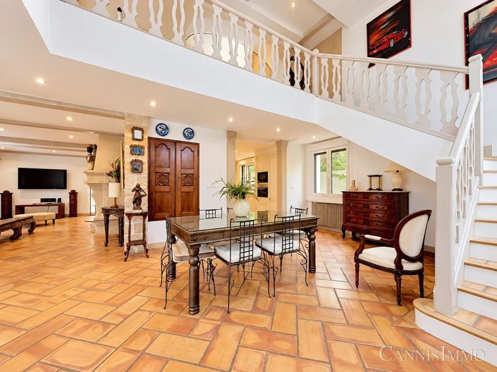 Image No.7-4 Bed House for sale