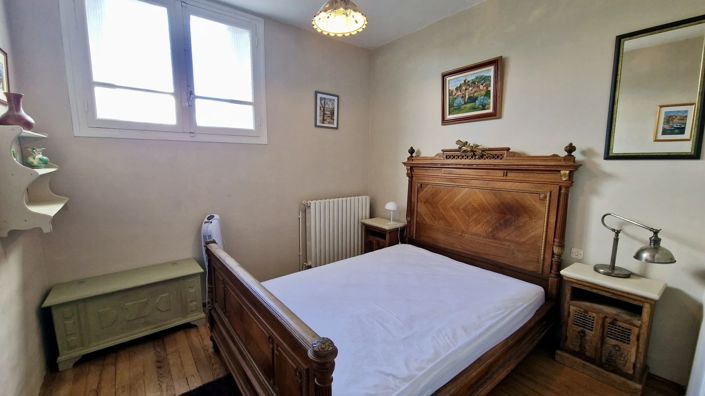 Image No.18-4 Bed House for sale