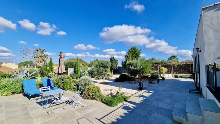 Image No.2-4 Bed House for sale