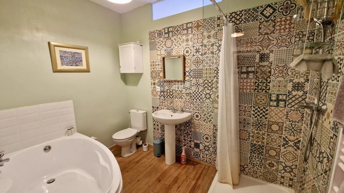 Image No.20-4 Bed House for sale