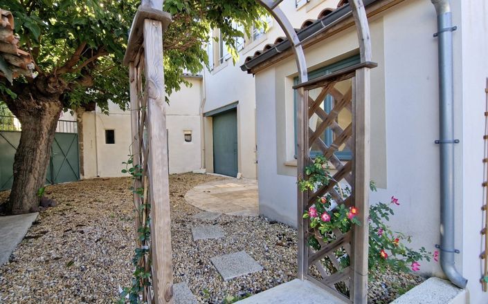 Image No.21-4 Bed House for sale