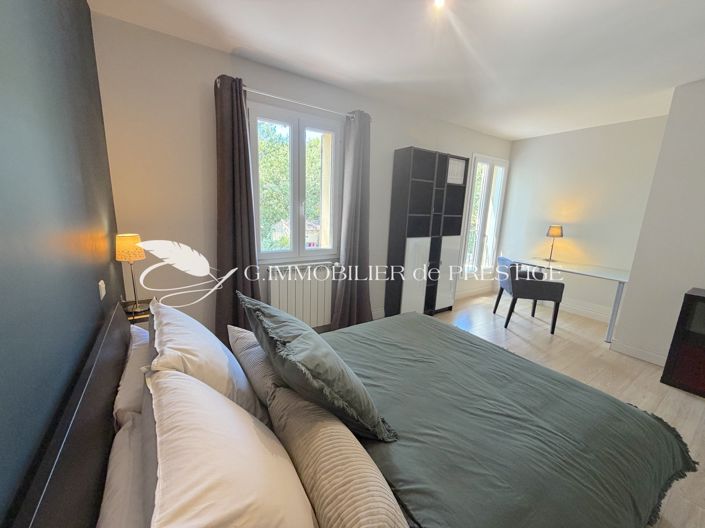 Image No.18-5 Bed House for sale