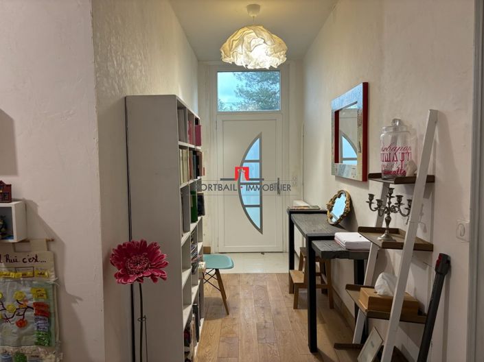 Image No.5-6 Bed House for sale