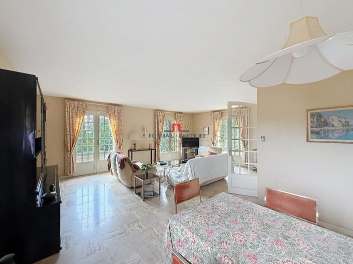 Image No.3-4 Bed House for sale