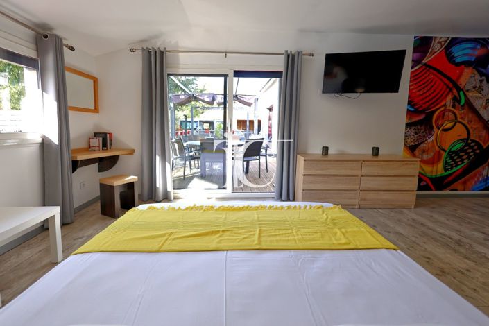 Image No.9-5 Bed House for sale