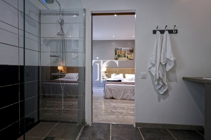 Image No.12-5 Bed House for sale
