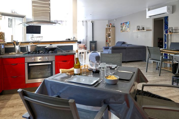 Image No.6-5 Bed House for sale