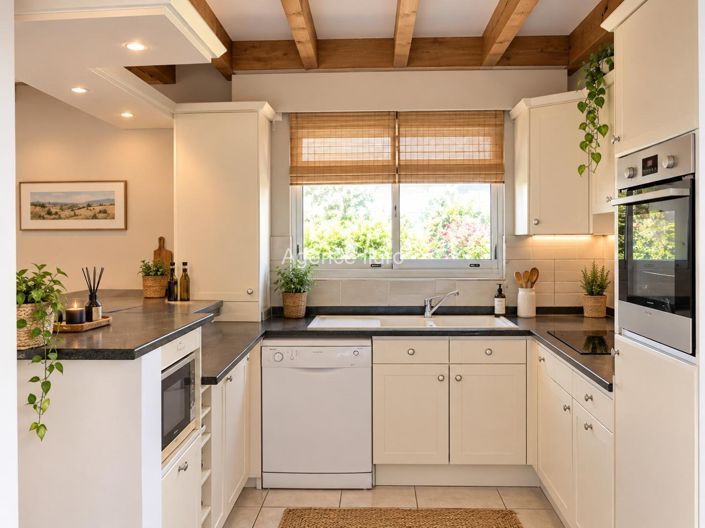 Image No.7-4 Bed House for sale