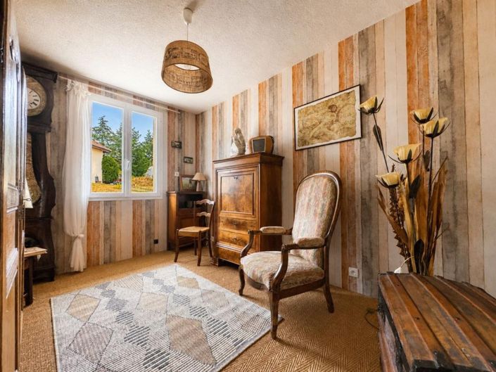 Image No.9-7 Bed House for sale