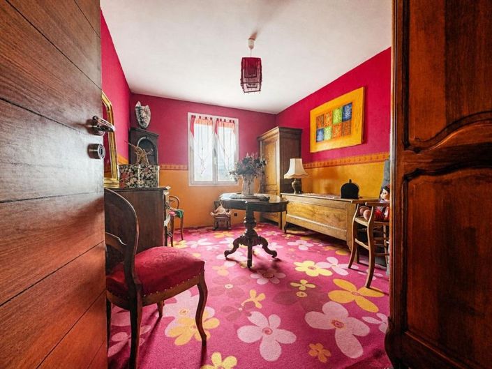 Image No.14-7 Bed House for sale